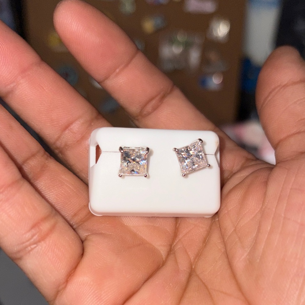 Diamond Square Earings🔥